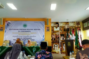 Forum Silaturahmi Pimpinan Wilayah ‘Aisyiyah (PWA) DIY bersama Dinas Pendidikan, Pemuda dan Olahraga (Disdikpora) DIY serta organisasi mitra di Grha Suara Muhammadiyah, Kamis (26/6). Foto: Dok. UNISA Yogyakarta