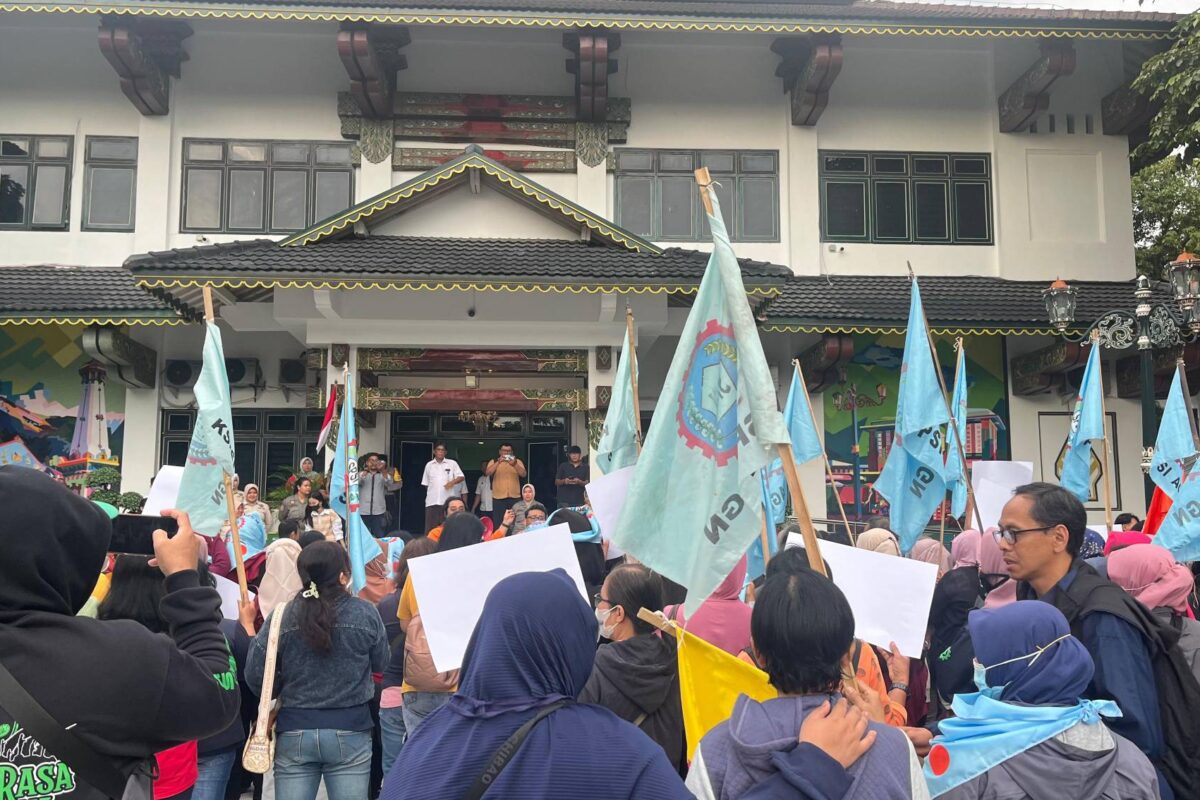 Demo di Balai Kota Yogya, Ratusan Karyawan PT Tarumartani Ancam Mogok Kerja di Awal Ramadhan