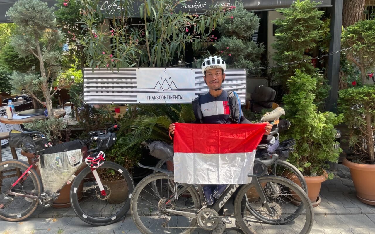 Bembenx Ora Turu, Orang Indonesia Pertama yang Menamatkan Transcontinental Race