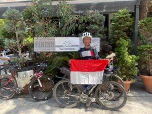 Bembenx Ora Turu, Orang Indonesia Pertama yang Menamatkan Transcontinental Race