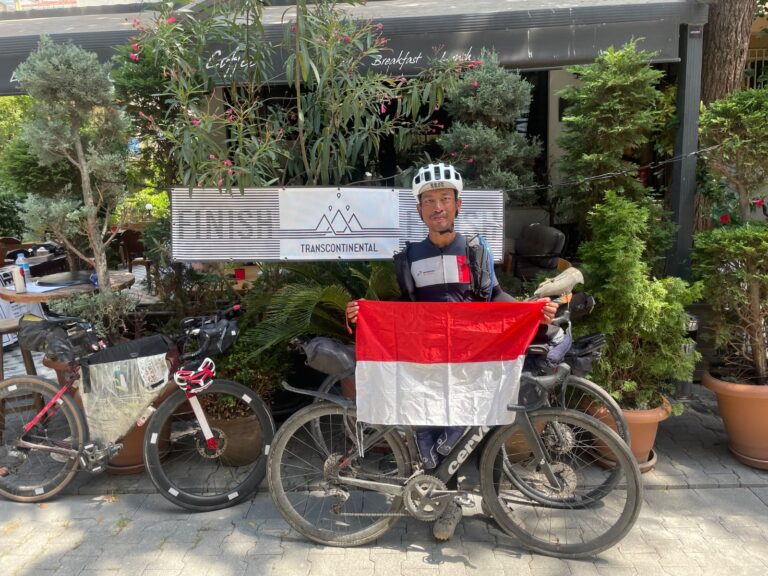 Bembenx Ora Turu, Orang Indonesia Pertama yang Menamatkan Transcontinental Race