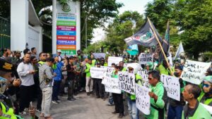 Ratusan Driver Gojek di Jogja Gelar Aksi Dukung Nadiem Makarim