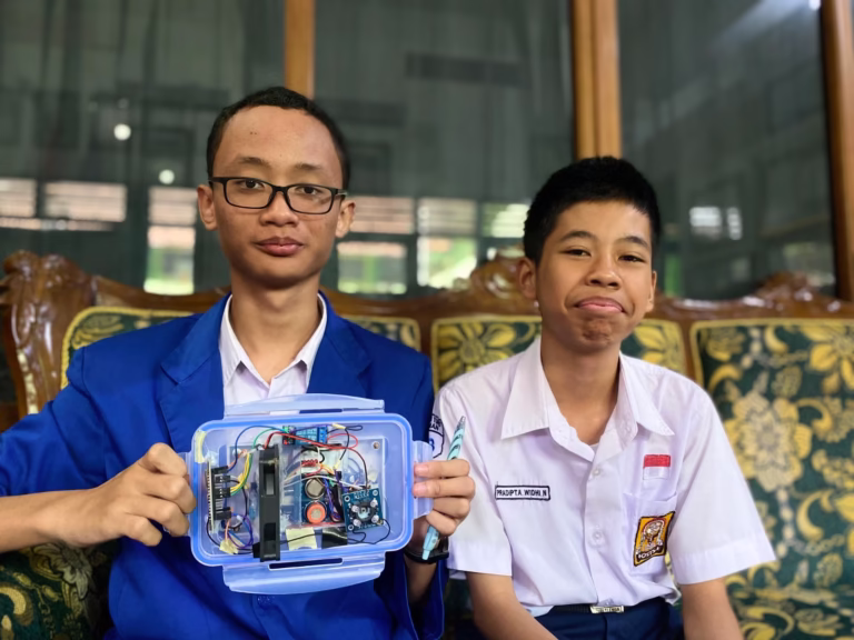 Cegah Keracunan MBG, Siswa SMP di Sleman Ciptakan Alat Pendeteksi Makanan Basi