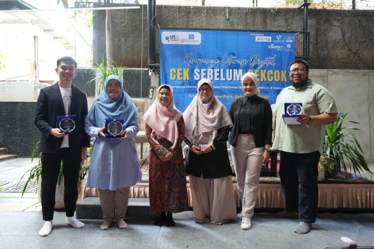 Universitas Paramadina Gelar Edukasi Literasi Digital bagi Warga Bekasi