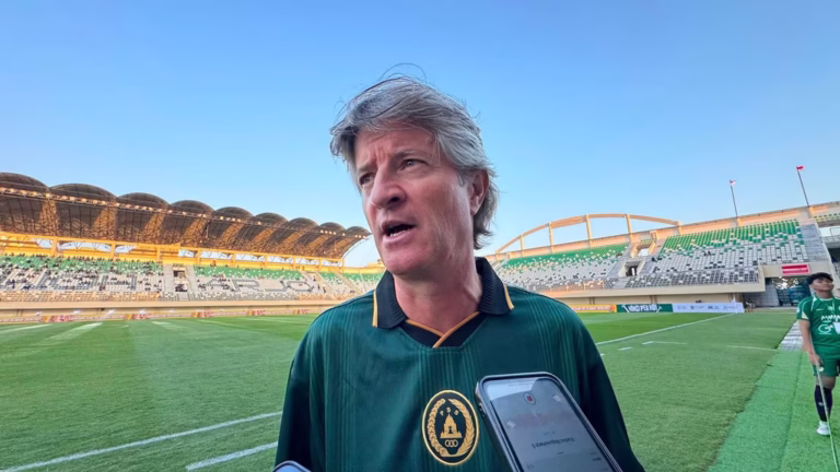 Peter Huistra Berharap Derby Istimewa PSS vs PSIM Digelar dengan Suporter