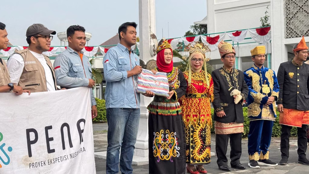 UMY Kirim 100 Family Kit dan 20 Tenda untuk Korban Gempa NTT